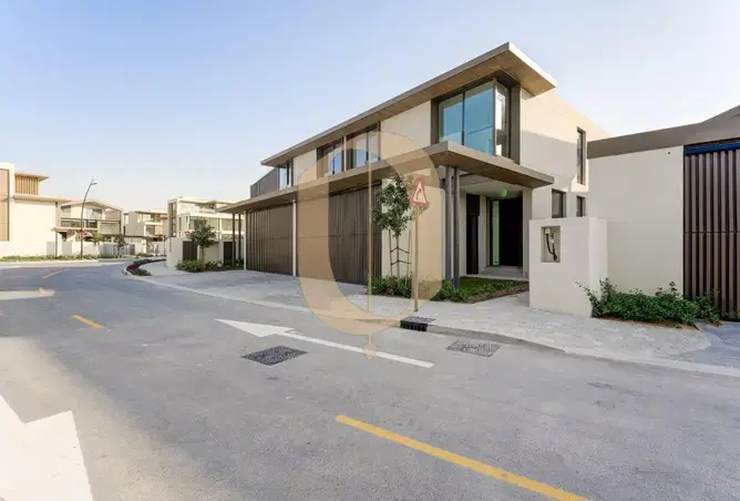 Spacious 3-Bed Villa | Corner Unit | Ready to Move