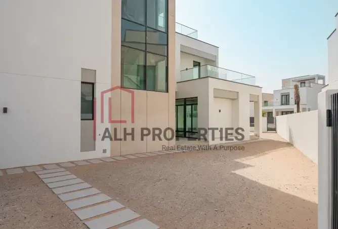 Single Row | Fully Landscaped | On Central Park